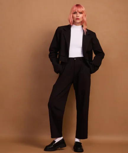 Charle Cropped Blazer - Black EAFTE