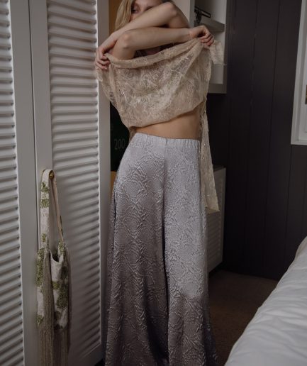 Lys Pants - Embossed Satin Nidodileda