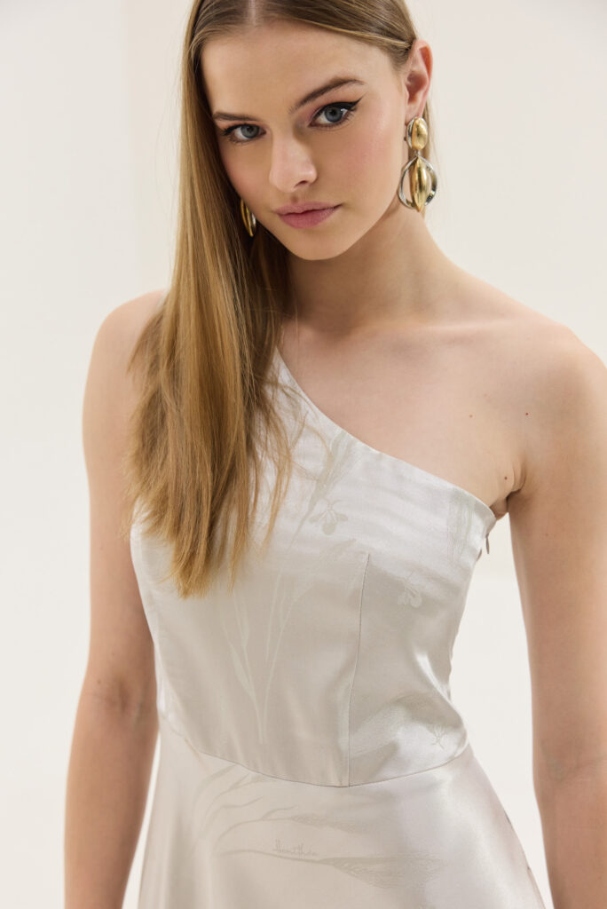 Hemithea-16196087-684x1024